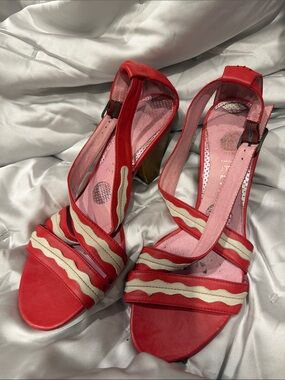 Seychelles Red Slingback Heels with Cream Wave Detail